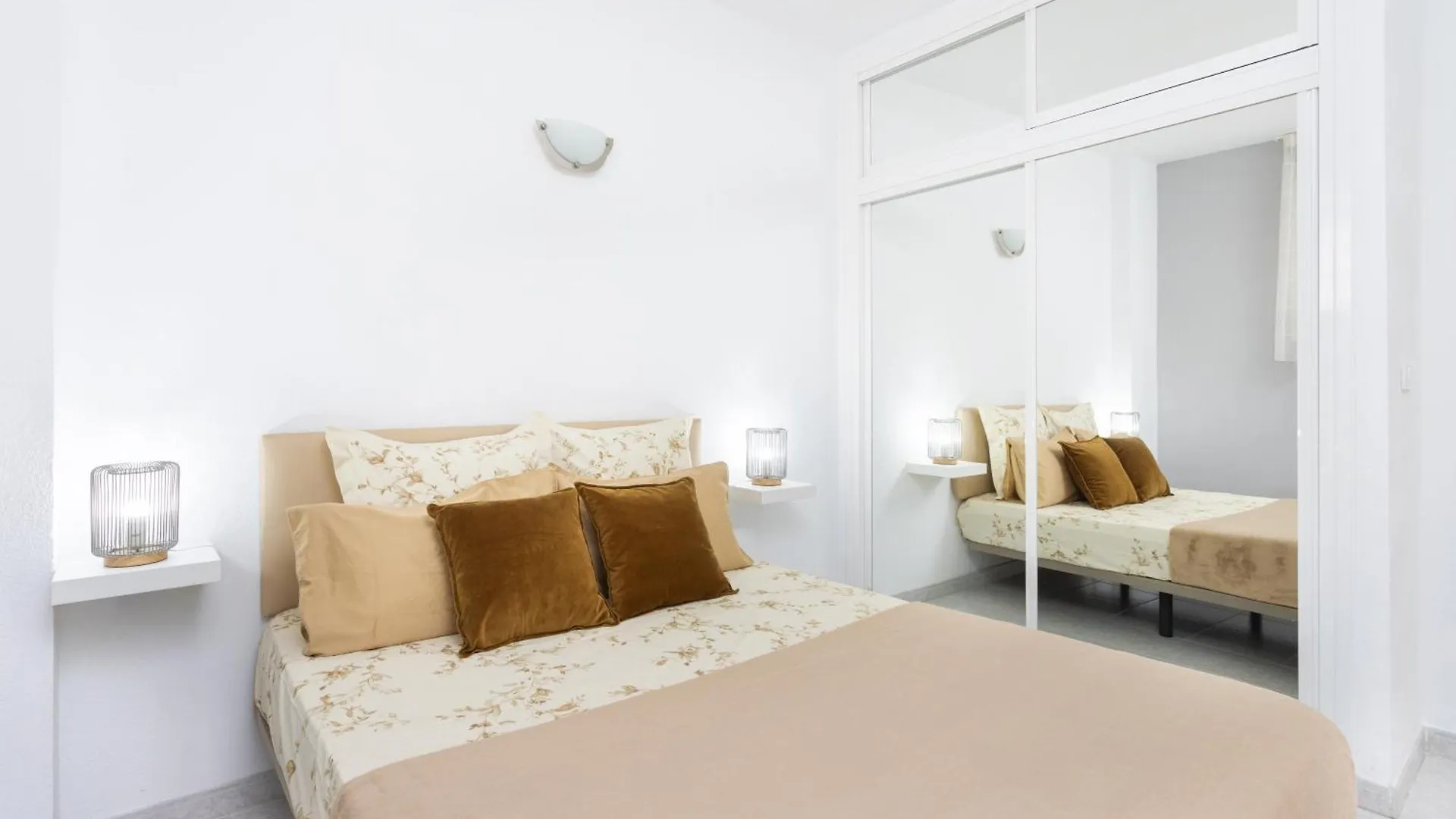 Classbnb - Seafront Apartment At Las Vistas Beach Arona  Spain